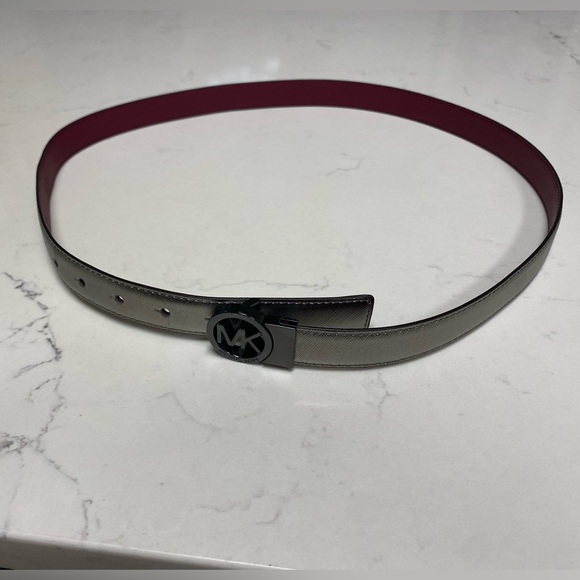 Michael Kors Twist Reversible Leather MK Logo Buckle Belt Red/Silver, Size M/L - Picture 3 of 16